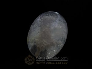 Batu Mustika Pembangkit Energi Paranormal Putih